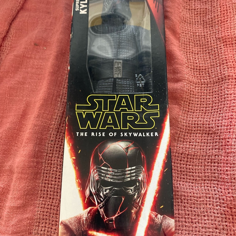 Star Wars Kylo Ren Figure Packaging - Black & Red Accents